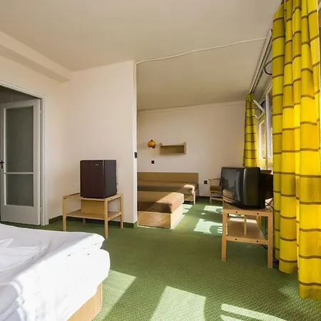 Hotel Napfeny 2* Балатонлелле