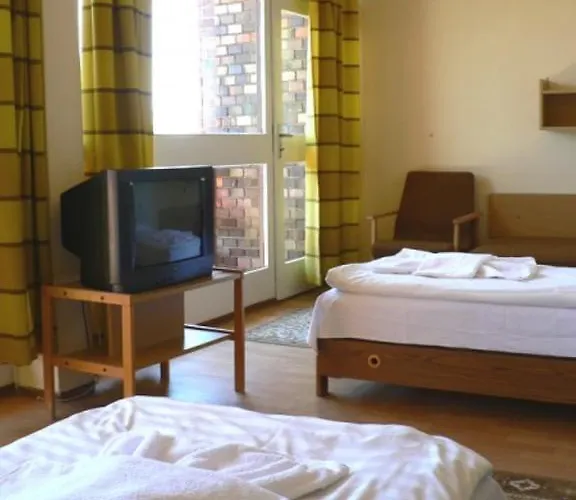 Hotel Napfeny מלון 2*