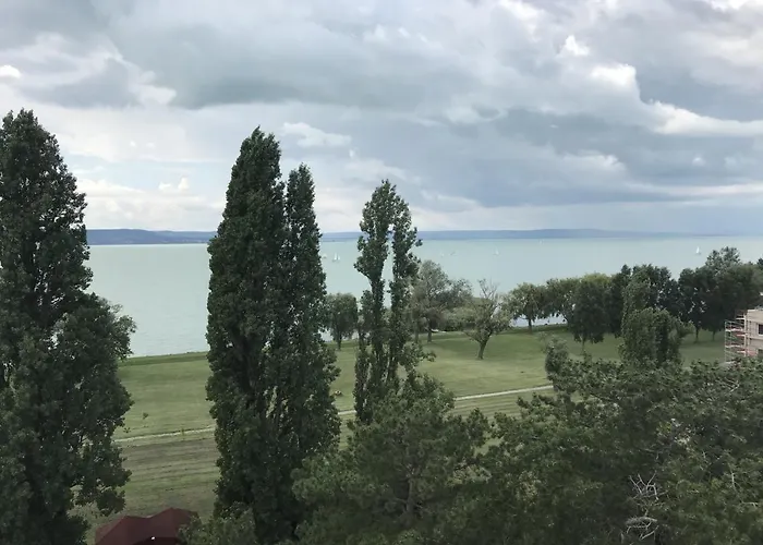 Hotel Napfeny מלון 2*